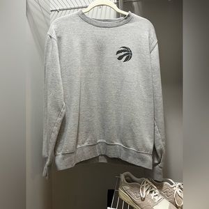 Toronto Raptors NBA pull over/sweater